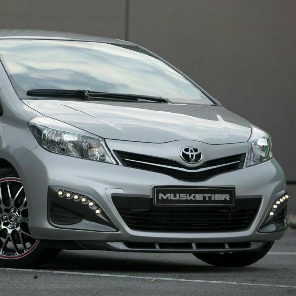Toyota Yaris XP13 priekinio bamperio spoileris Carbon